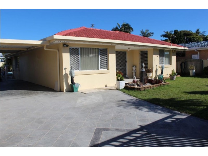 83 Vatakoula Parade, Mermaid Waters QLD 4218