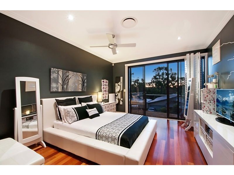 1/3 The Links, Varsity Lakes QLD 4227