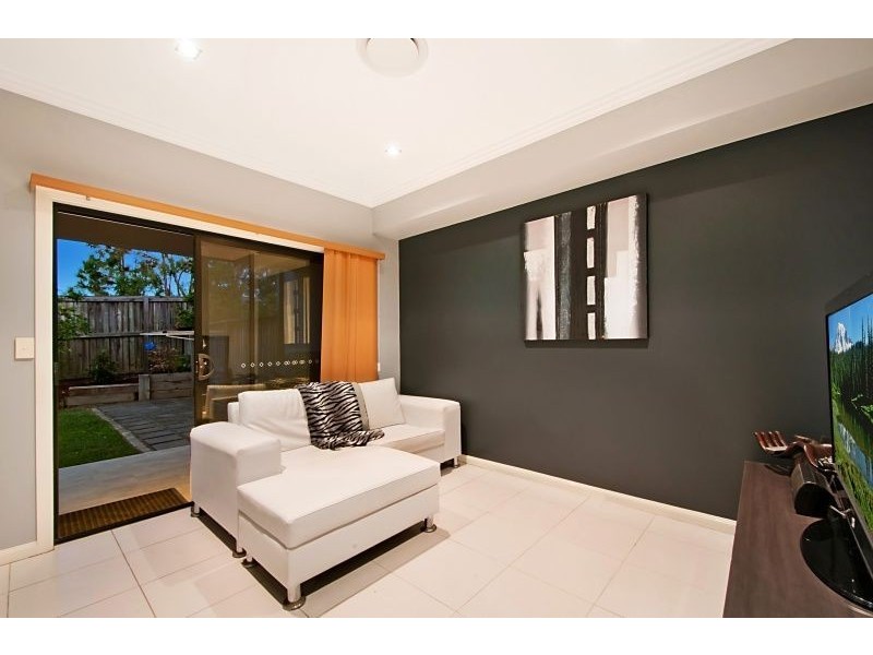 1/3 The Links, Varsity Lakes QLD 4227