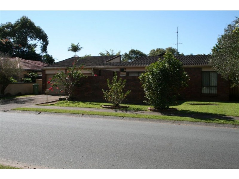 11 Launch Road, Mermaid Waters QLD 4218