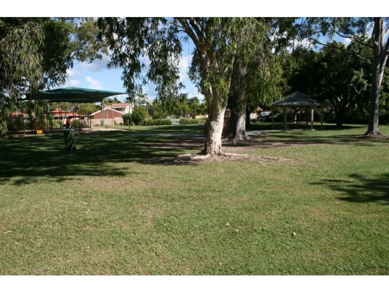 11 Launch Road, Mermaid Waters QLD 4218