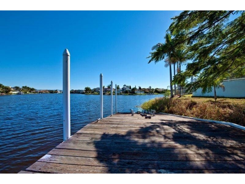 1 Cayman Drive, Clear Island Waters QLD 4226