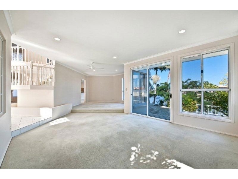 1 Cayman Drive, Clear Island Waters QLD 4226