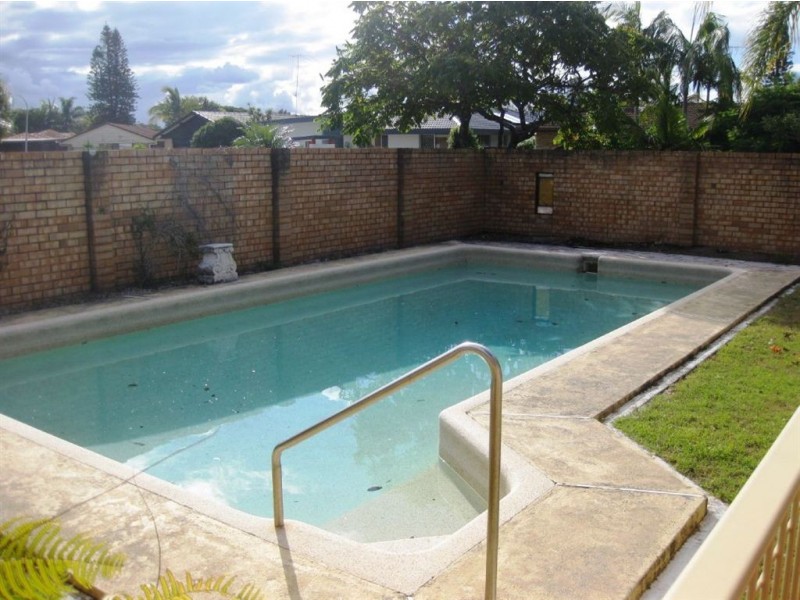 18 Helm Crt, Mermaid Waters QLD 4218
