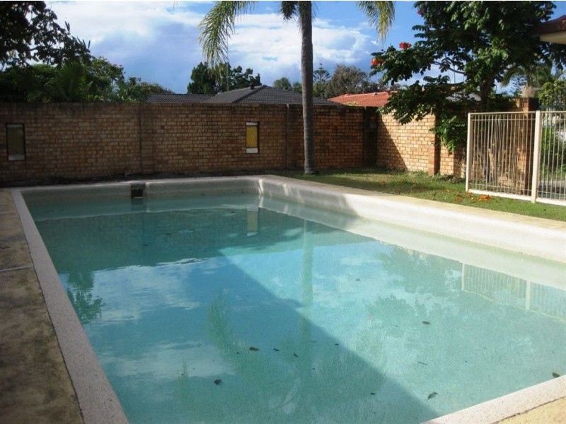 18 Helm Crt, Mermaid Waters QLD 4218