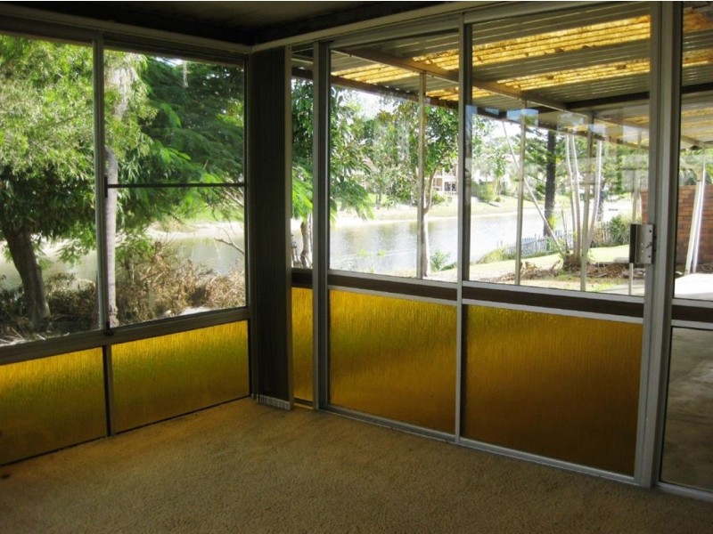 18 Helm Crt, Mermaid Waters QLD 4218