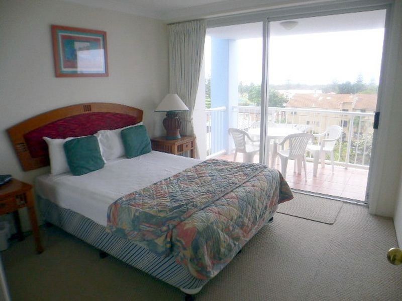 1054/2623 Gold Coast Highway, Broadbeach QLD 4218