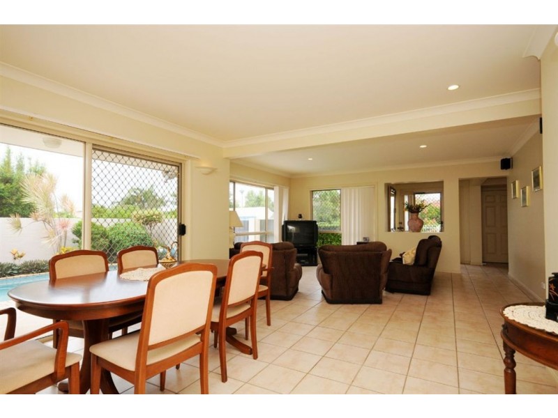 32 Vanderbilt Court, Varsity Lakes QLD 4227