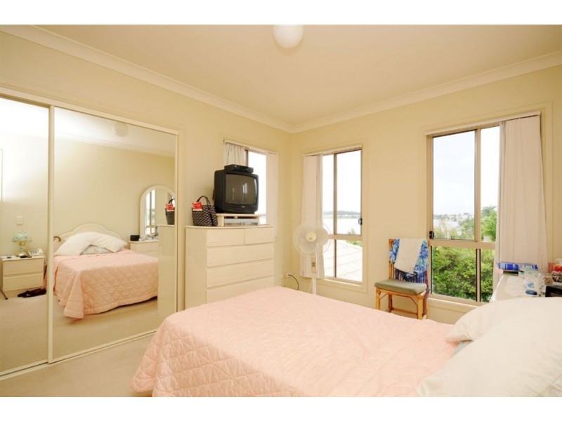32 Vanderbilt Court, Varsity Lakes QLD 4227