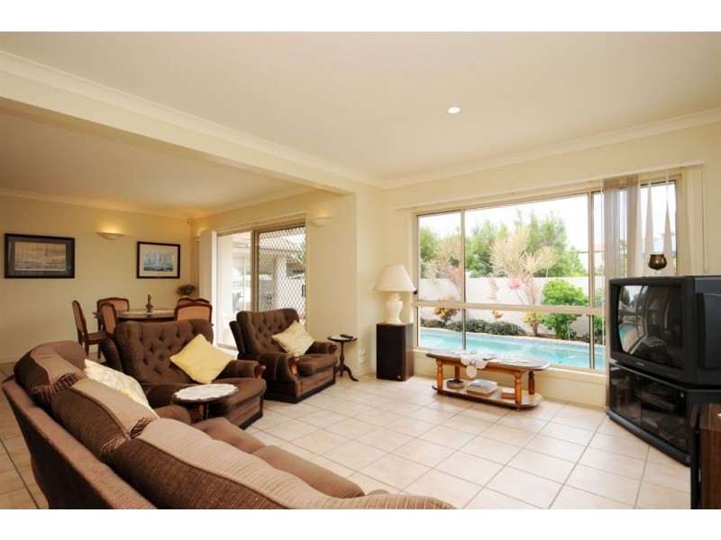 32 Vanderbilt Court, Varsity Lakes QLD 4227