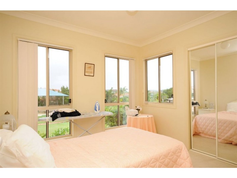 32 Vanderbilt Court, Varsity Lakes QLD 4227