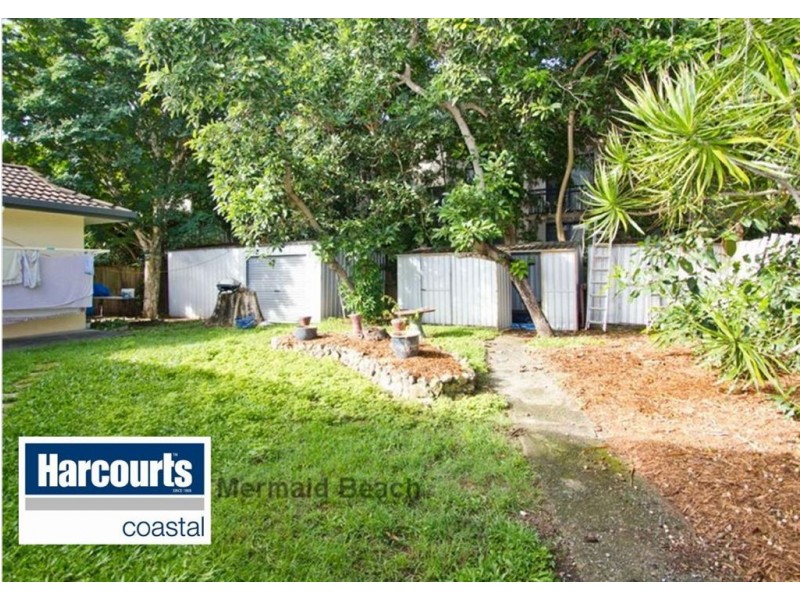 7 Dame Patti Avenue, Mermaid Waters QLD 4218