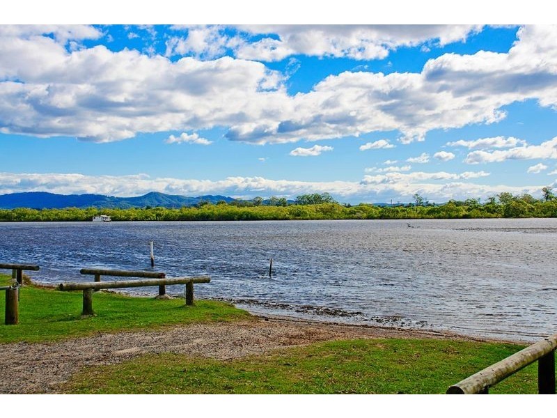 63 The Esplanade, Coombabah QLD 4216