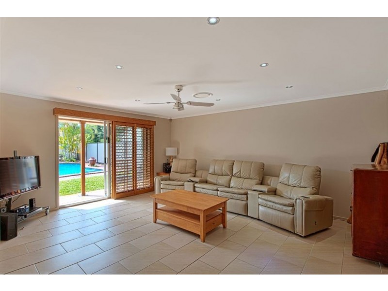 24 McCleary Street, Sorrento QLD 4217