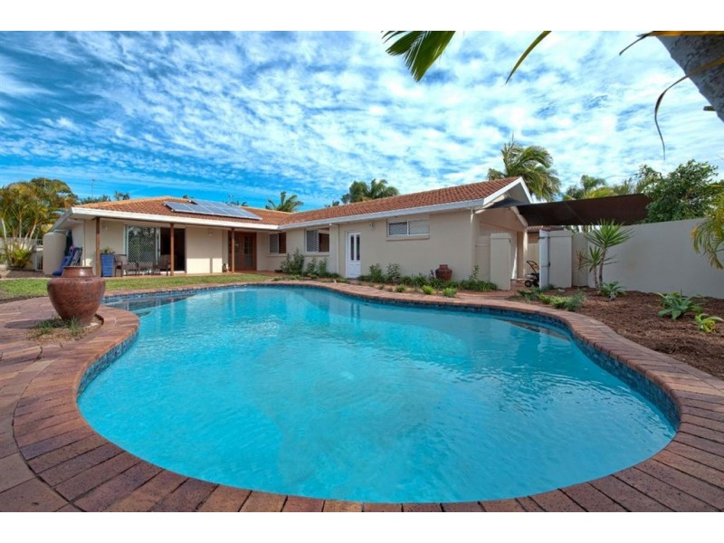 24 McCleary Street, Sorrento QLD 4217