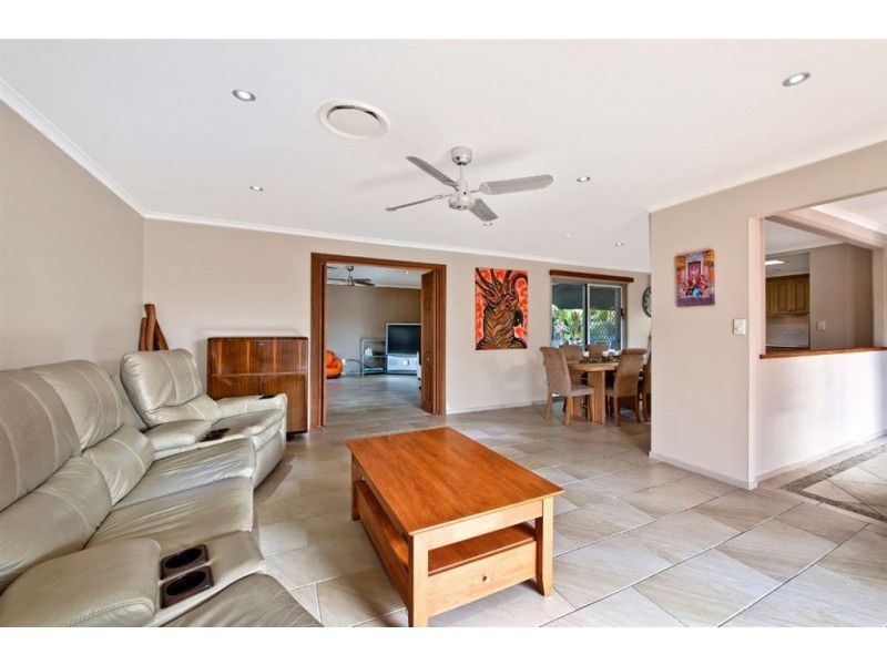 24 McCleary Street, Sorrento QLD 4217