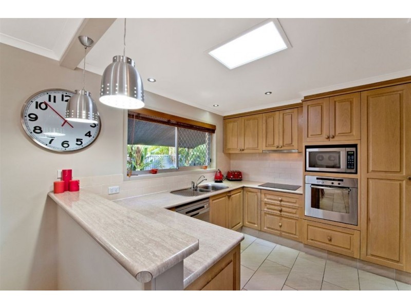 24 McCleary Street, Sorrento QLD 4217