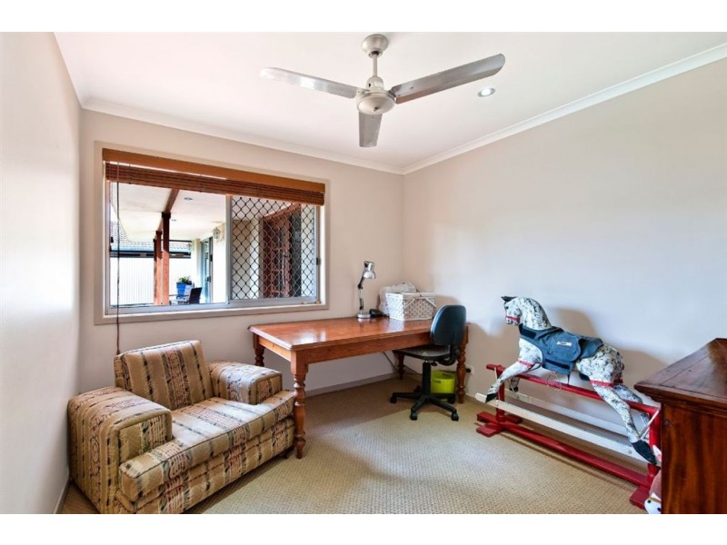 24 McCleary Street, Sorrento QLD 4217