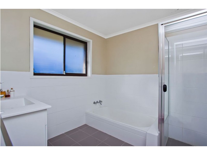 10 Sigatoka Place, Clear Island Waters QLD 4226