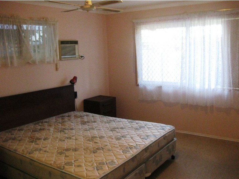 11 Pensacola Crt, Broadbeach Waters QLD 4218