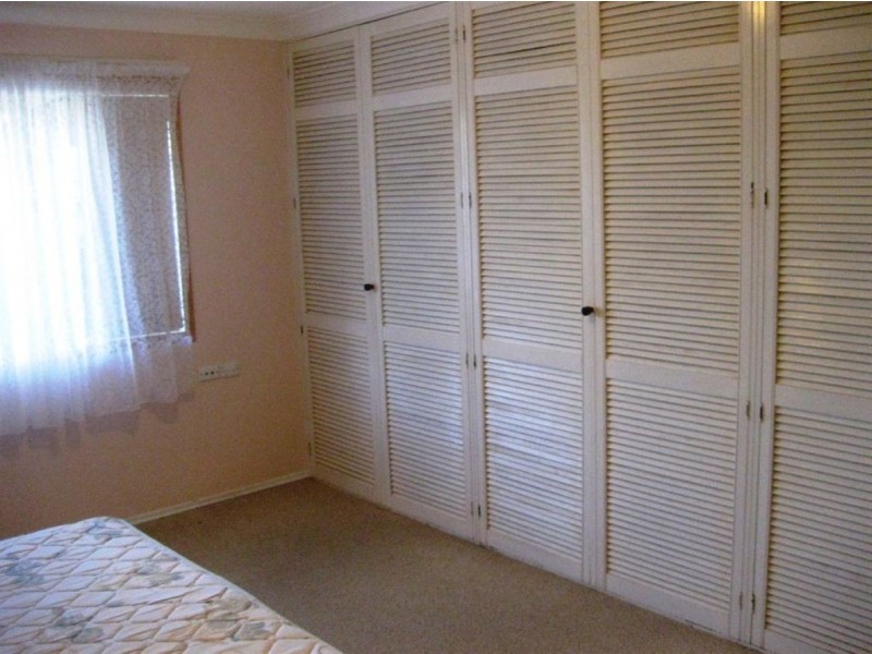 11 Pensacola Crt, Broadbeach Waters QLD 4218