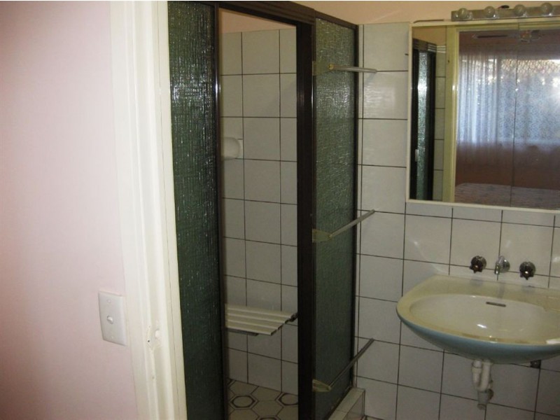 11 Pensacola Crt, Broadbeach Waters QLD 4218