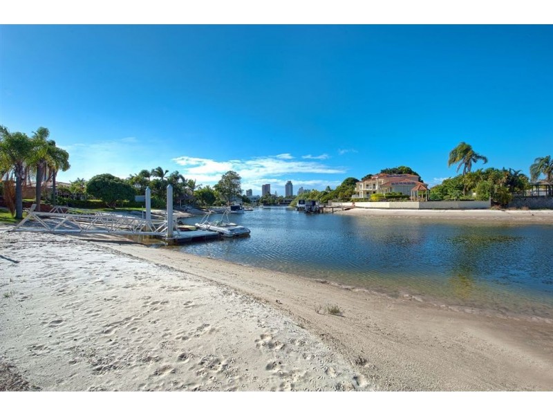 8 Rio Vista Blvd, Broadbeach Waters QLD 4218