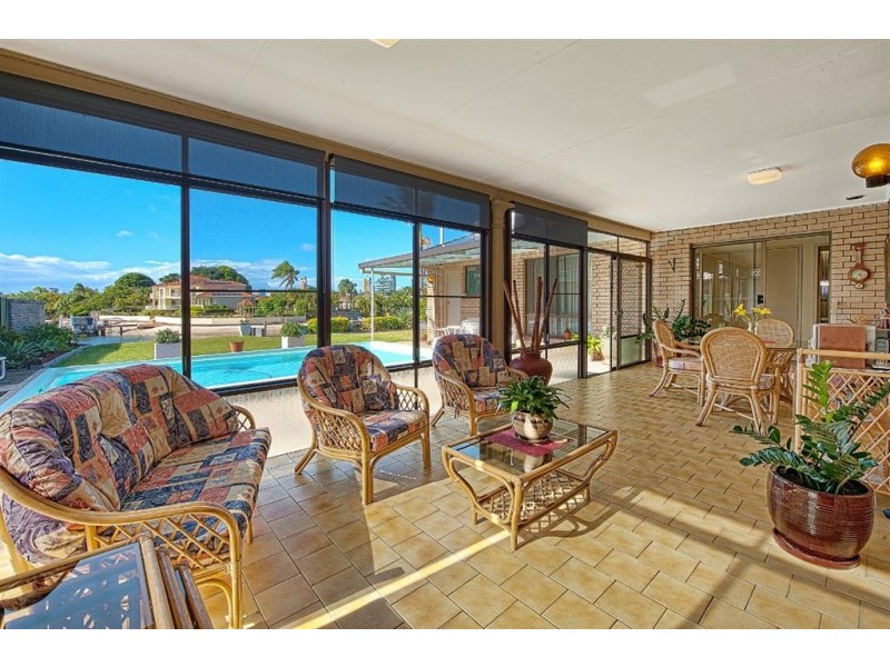 8 Rio Vista Blvd, Broadbeach Waters QLD 4218