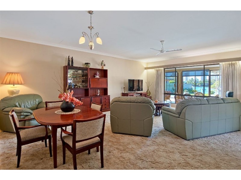 8 Rio Vista Blvd, Broadbeach Waters QLD 4218