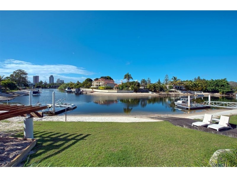 8 Rio Vista Blvd, Broadbeach Waters QLD 4218