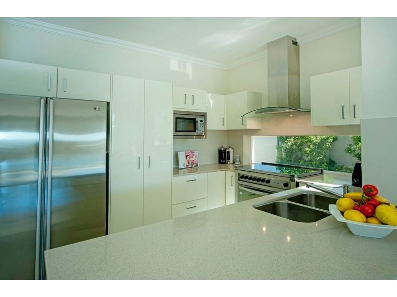 1/25 Compass Drive, Biggera Waters QLD 4216