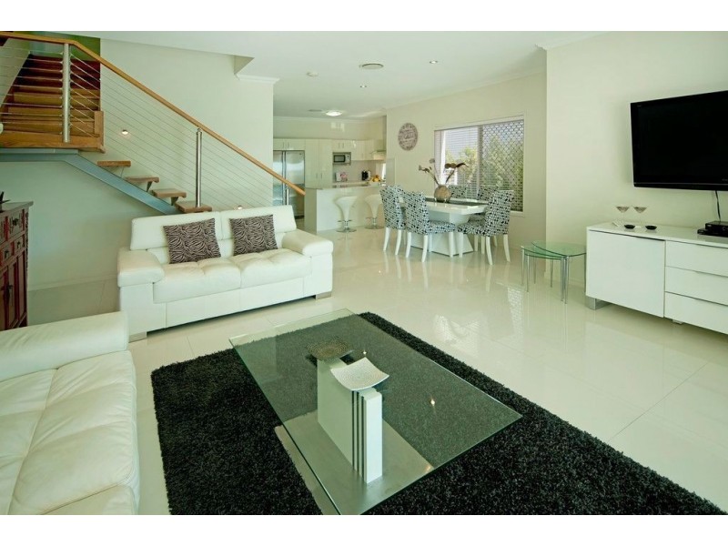 1/25 Compass Drive, Biggera Waters QLD 4216