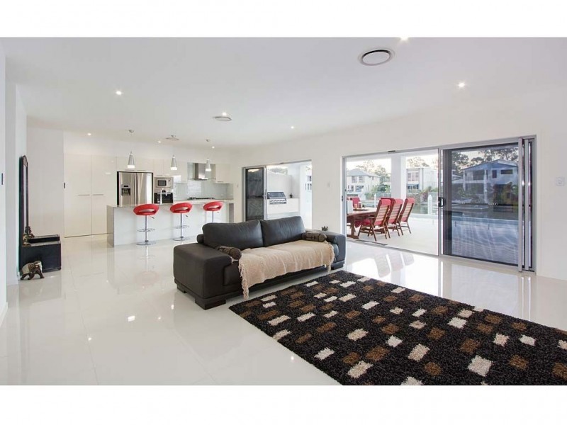 13 North Quay Drive, Biggera Waters QLD 4216