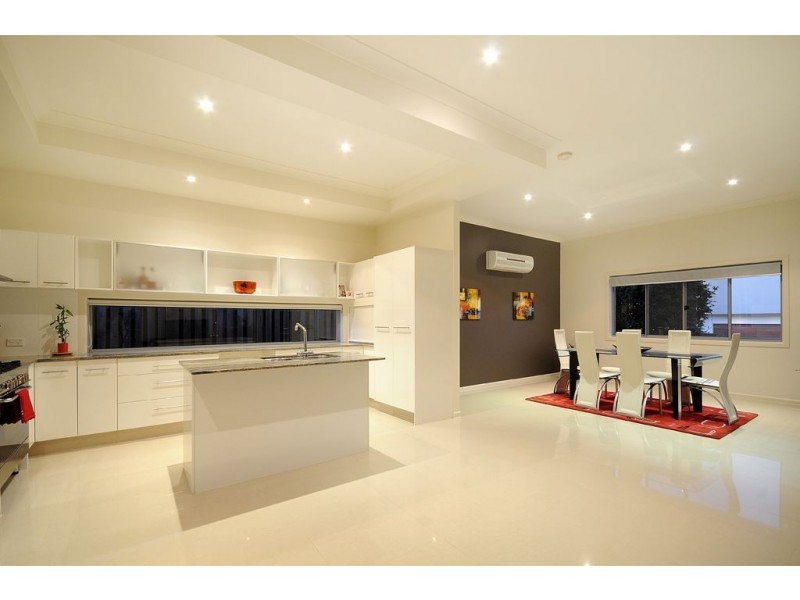 19 Moyenne Crescent, Varsity Lakes QLD 4227