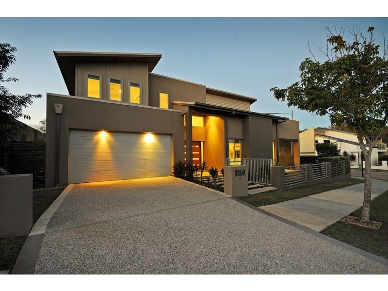 19 Moyenne Crescent, Varsity Lakes QLD 4227