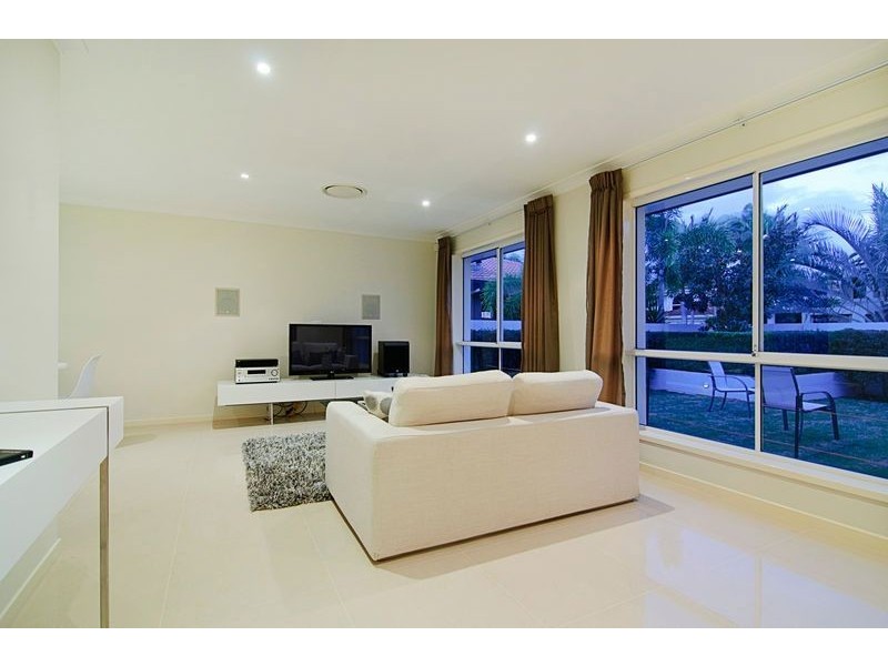 124 Sundance Way, Runaway Bay QLD 4216