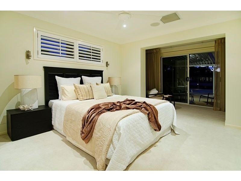 124 Sundance Way, Runaway Bay QLD 4216