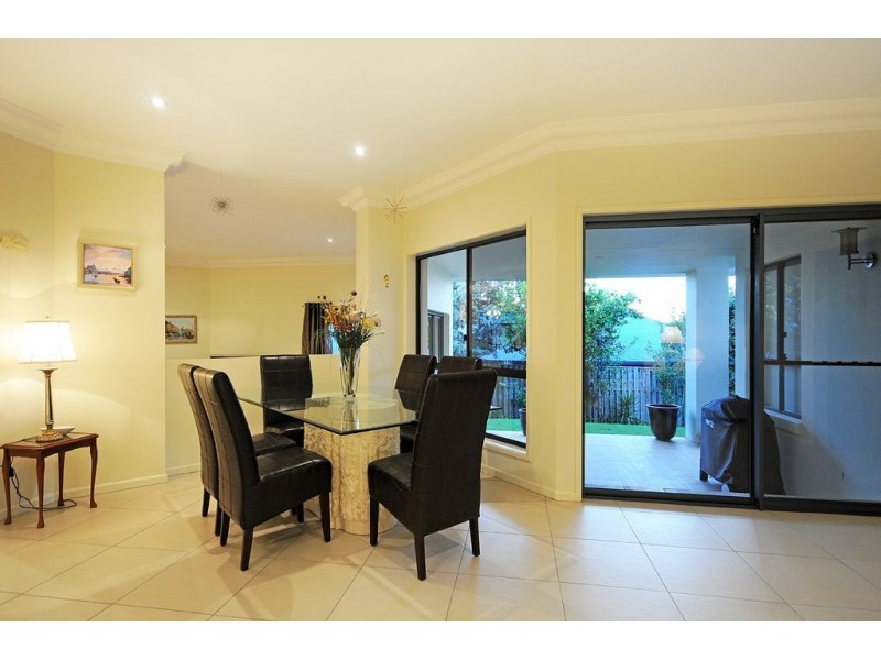 12 Magenta Drive, Varsity Lakes QLD 4227