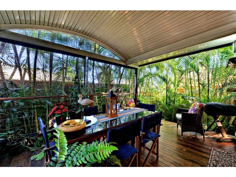 2/36 Nankeen Avenue, Paradise Point QLD 4216