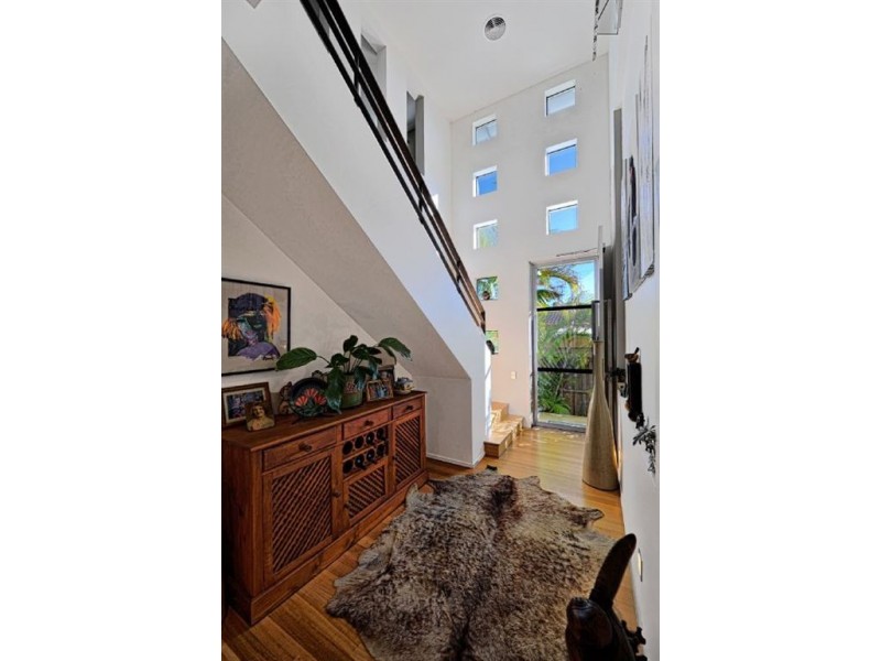 2/36 Nankeen Avenue, Paradise Point QLD 4216