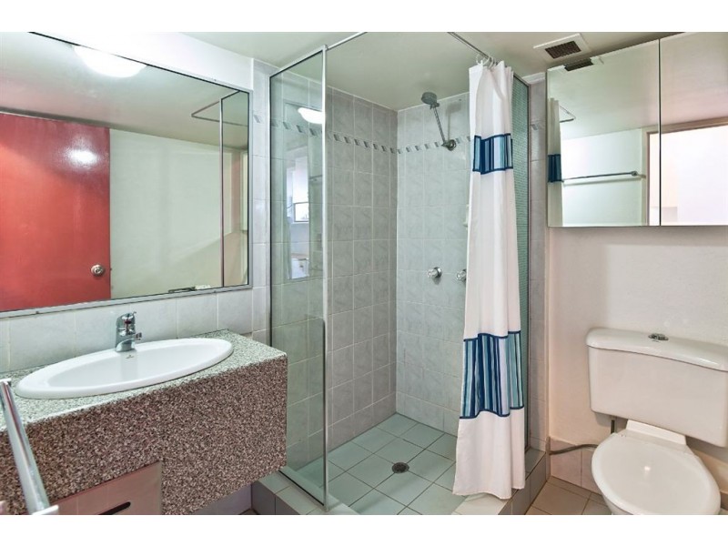 210/2 Barney Street, Southport QLD 4215