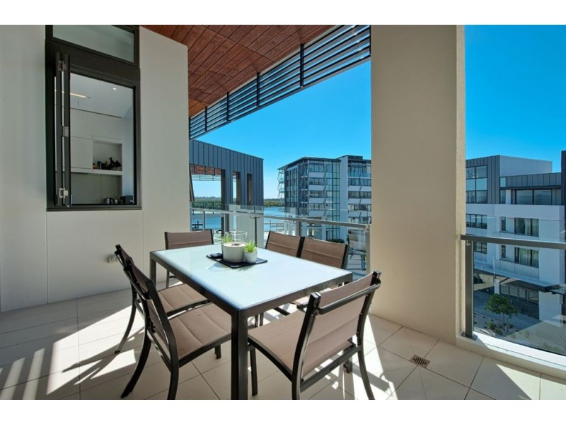 2405 Mamrina Promenade, Paradise Point QLD 4216
