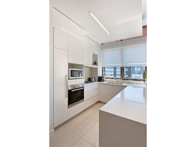 2405 Mamrina Promenade, Paradise Point QLD 4216