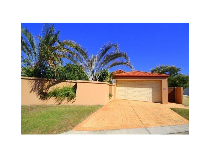 12 Welby Street, Broadbeach Waters QLD 4218