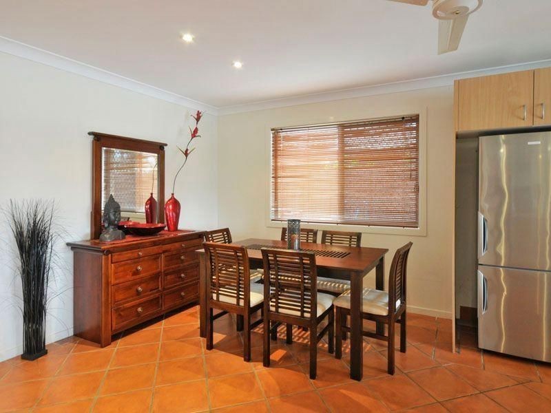 12 Welby Street, Broadbeach Waters QLD 4218
