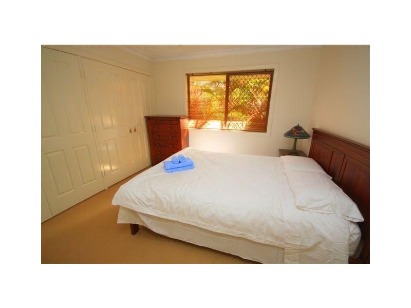 12 Welby Street, Broadbeach Waters QLD 4218