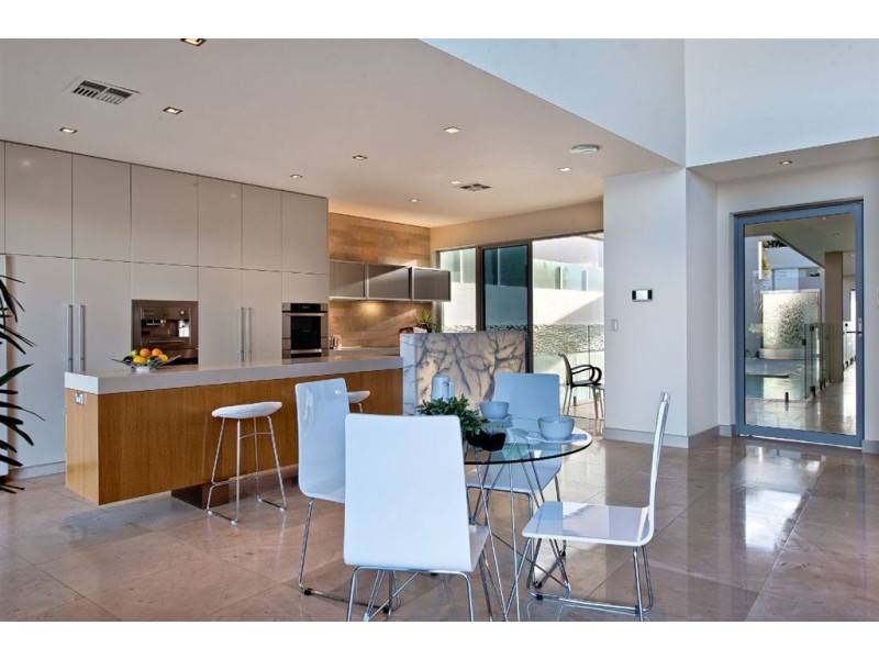 6/17 Marseille Court, Sorrento QLD 4217