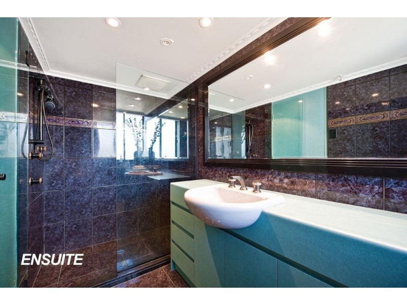 4 Old Burleigh Rd “Surfers Aquarius”, Surfers Paradise QLD 4217