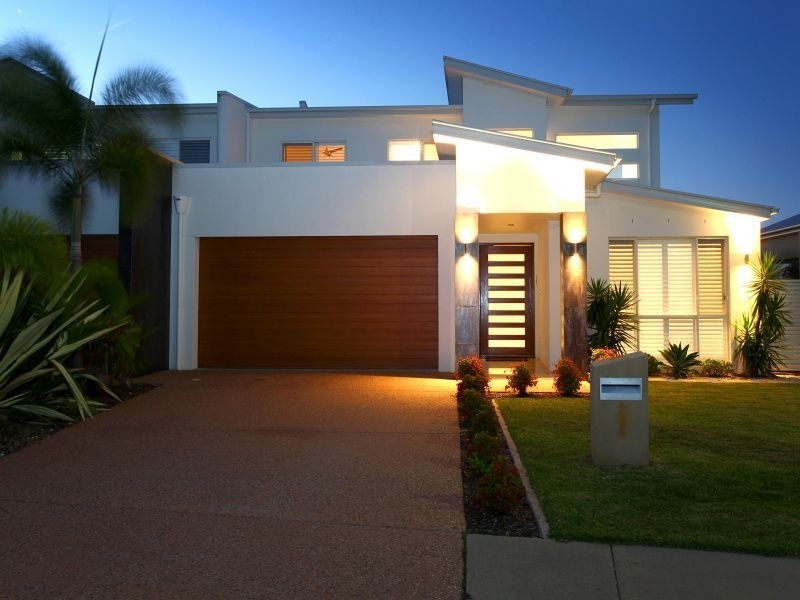 2/179 Lae Drive, Coombabah QLD 4216