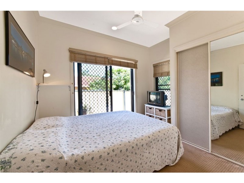 1/7 Shoveller Avenue, Paradise Point QLD 4216